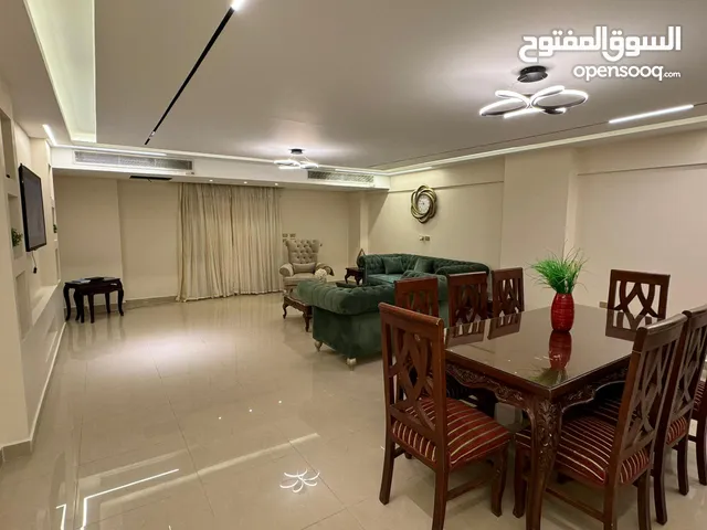 140 m2 3 Bedrooms Apartments for Rent in Giza Mohandessin