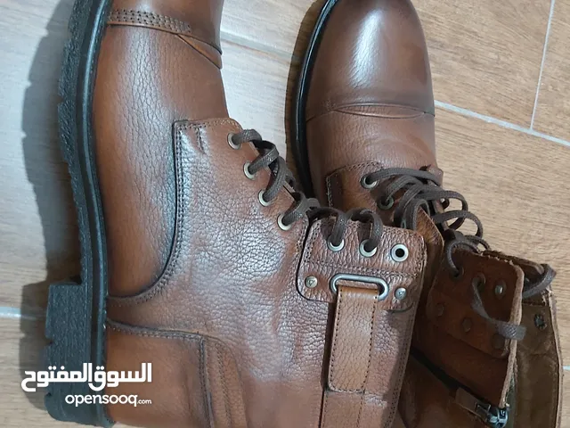 44 Others in Amman
