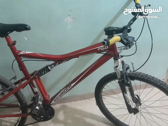 Rockrider 6.0  موديل:  2023 مستعمل اقل من اشهر قليلة فقط  سريعة بسبع تغيريات دينامو اساسي
