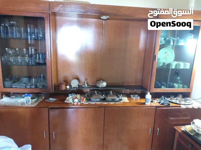 درسوار خشب جوز مميز. حالة جيدة