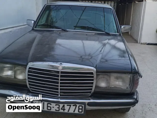 1982 مرسيدس بنز الفئة-E