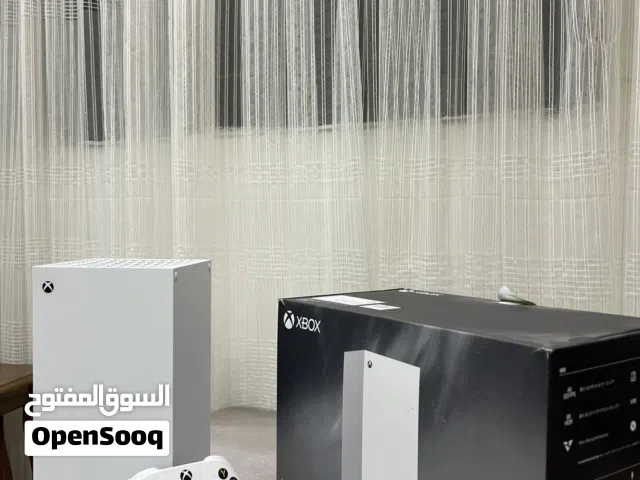 اكس بوكس سيريس اكس مستعمل نضيف مابي أي شي استعمال قليل لاصق الضمان موجود جهاز قوي وما متعوب