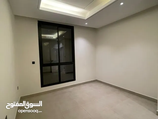 1751 m2 3 Bedrooms Apartments for Rent in Al Riyadh Al Malqa