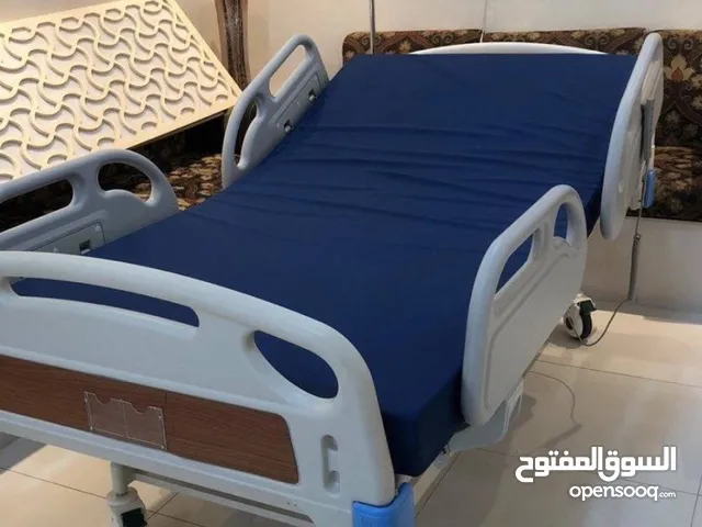 سرير طبي كهربائي ومتحرك للمرضى وكبار السن