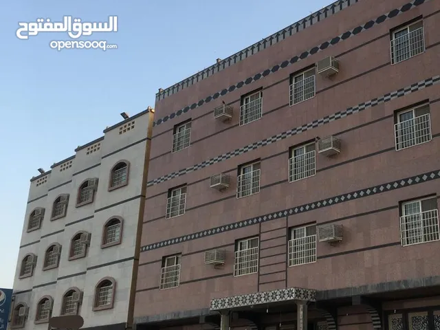 إعلان للبيع: فندقين فاخرتين في موقع متميز بمدينة الحديدة
