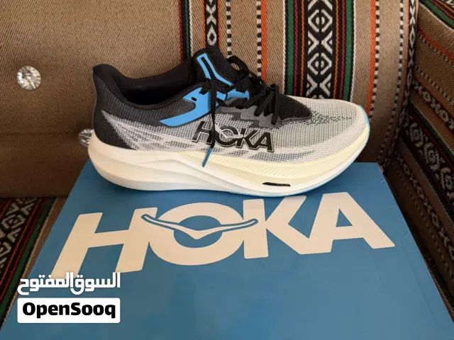 قياس 42 Hoka shoes