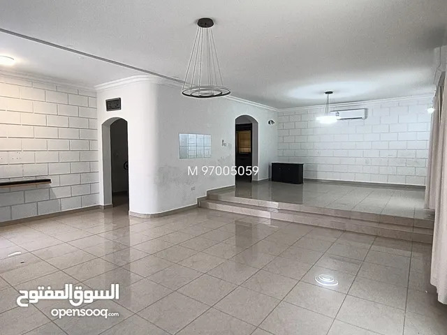 AZIBA VILLA 4+1BEDROOM FOR RENT بالعذيبه الشماليه قريب من 18 نوفمبر فيلا 4+1 للايجار