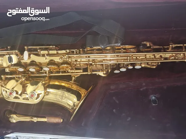 آلة ساكسفون شبه جديده مع كامل الملحقات