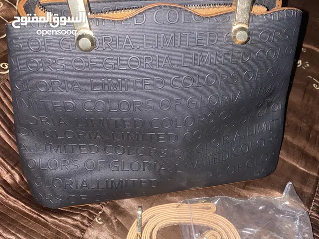 حقيبه تركيه ثقيله جدا وبتجنن الشنته شو ما تستعمليها جلدها بتحمل جديده بورقها