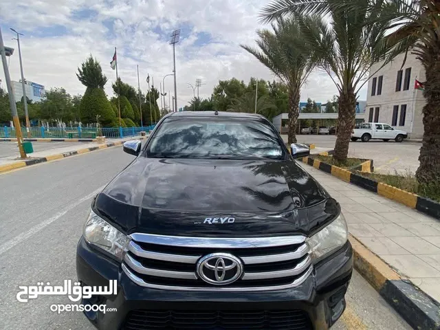 تويوتا هايلوكس مركزية للبيع