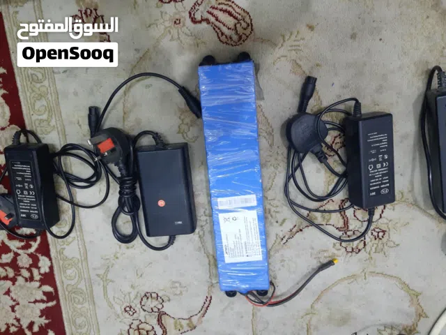 للبيع بطارية سكوتر وشواحن اصليه