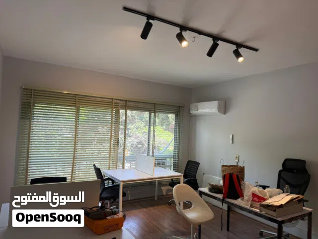 مكتب مفروش للإيجار دجلة المعادى موقع مميز 3 حجرات وريسبشن مكيفة ومجهزة بالكامل للشركات