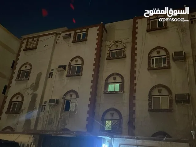 3 Floors Building for Sale in Jeddah Al Aziziyah