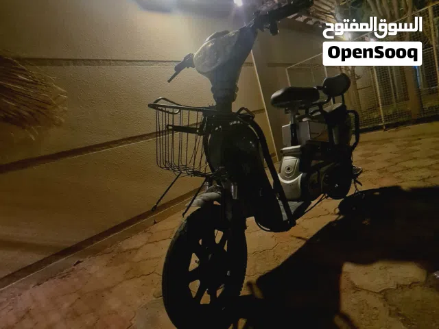سكوتر كهربائي مستعمل بسعر 50  ياتي معاه شاحن لتشحن السكوتر والسعر 45 بدونشاحن السكوتر والتاصل وتساب