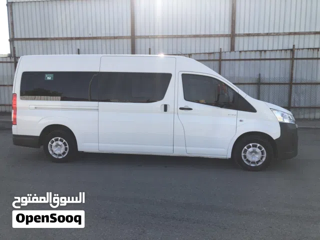 2022 تويوتا هايس Standard