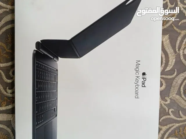 ماجيك كيبورد للبيع