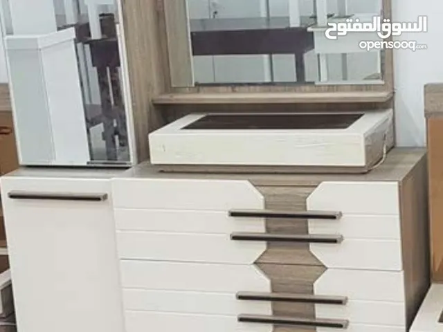اثاث غرفه نوم نوعيه جيده تسريحه وكرفايه