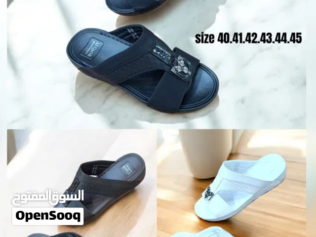 احذيه رجاليه واطفال اشكال متنوعه واسعار مختلفه لتواصل على الواتساب