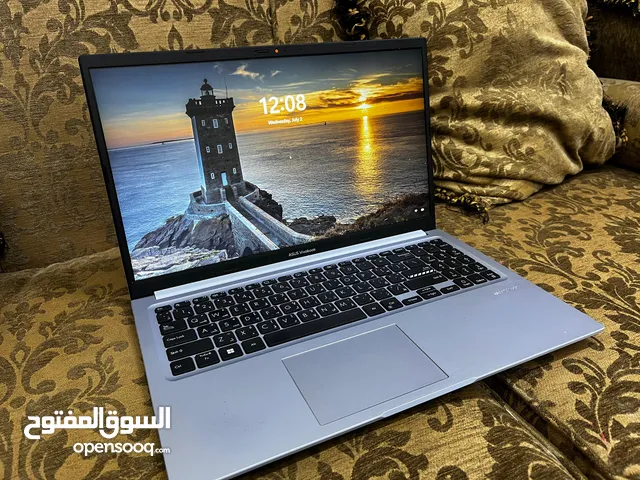 لابتوب شبه جديد بالكرتونة للبيع بسعر حرق