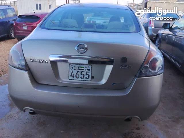 نيسان التيما 2012 خاليه برا جوا 4سلندر