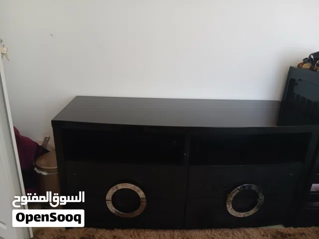 طاولة تلفزيون