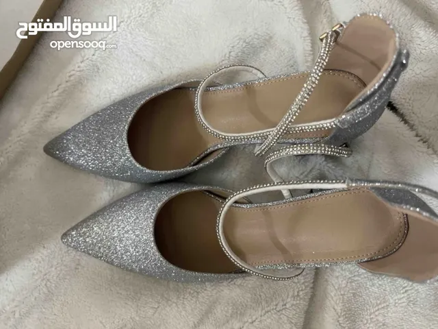 Silver With Heels in Al Sharqiya