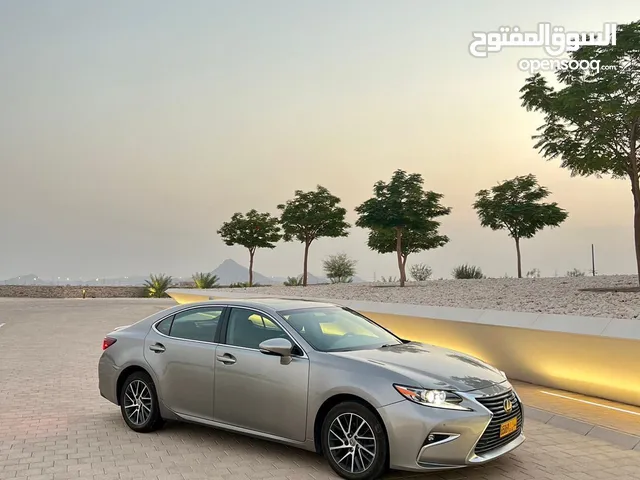 لكزس ES350 بحادث خفيف