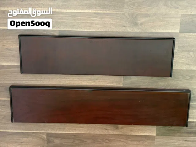 رفين خشب بني غامق للبيع