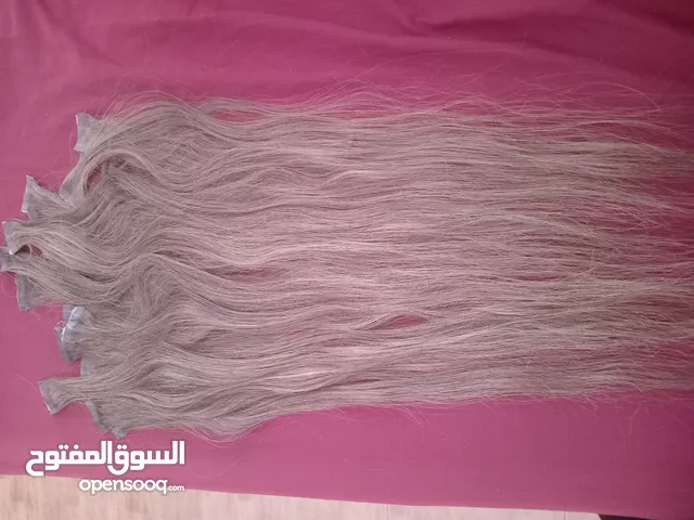 وصله اكستنشن طبيعي للبيع طولها 70 سم 40 خصله يعني طقمين