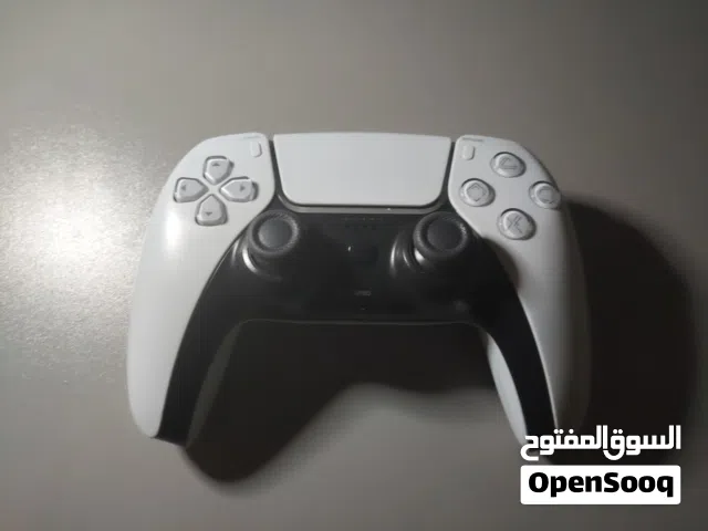 كونسول بلايستيشن 4 على شكل بلايستيشن 5