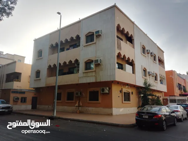 3 Floors Building for Sale in Jeddah Al Bawadi