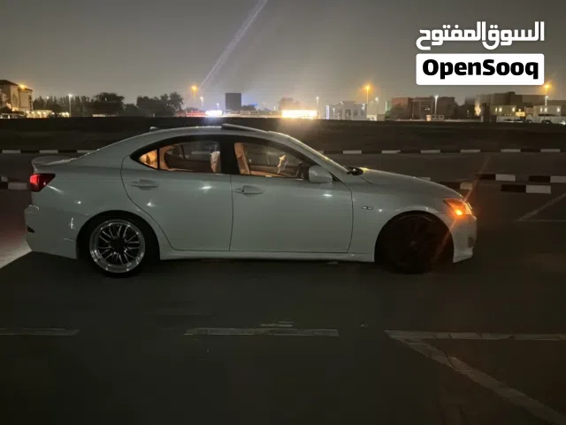 is 300 للبيع في دبي