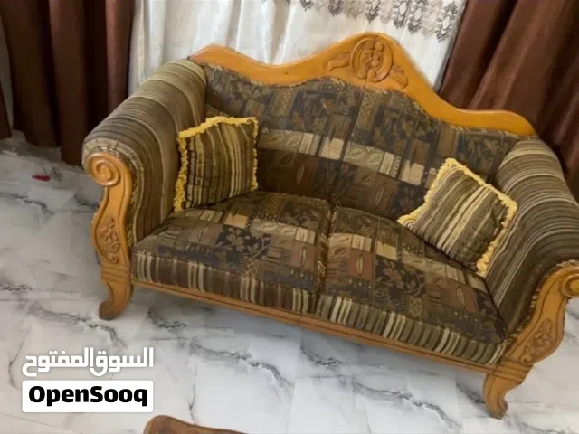 طقم كنب مع طاولات