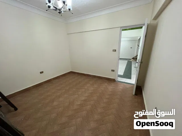 مخزن سوبر لوكس علي مساحه 350 متر هضبه الوسطي الحي السابع بجوار الدائري علي شارع 15 متر