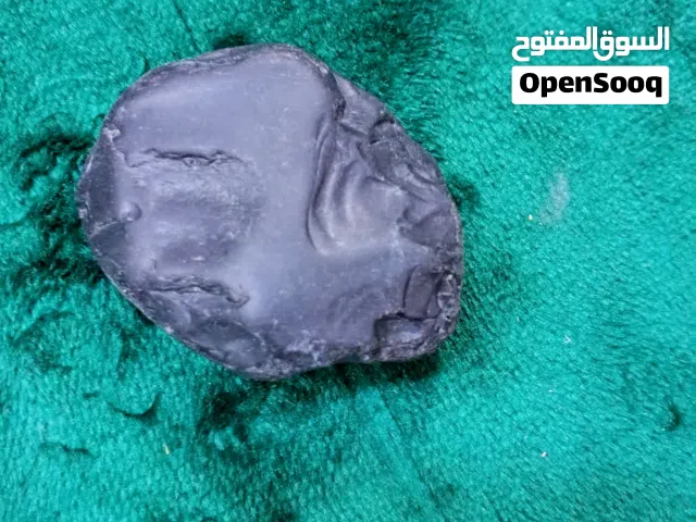 حجر خام الماس اسود من نوع كربونادو للبيع
