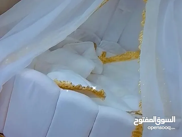 تخت كبير تفصيل لسا بحالة الوكالة مع هدية