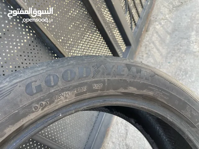 ثلاث فردات اي دي 4