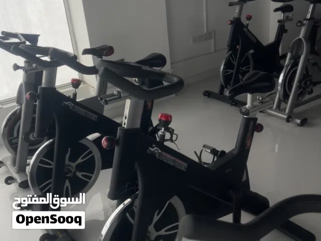 معدات صاله رياضيه