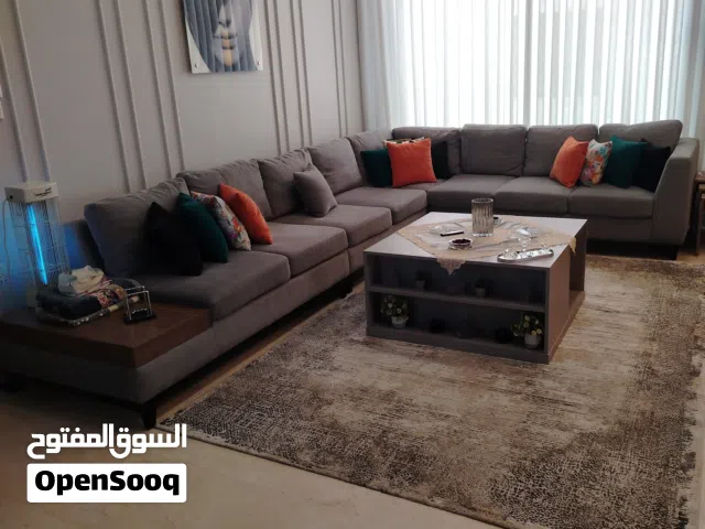 طقم كنب بحالة الوكالة للبيع في مجال بالسعر