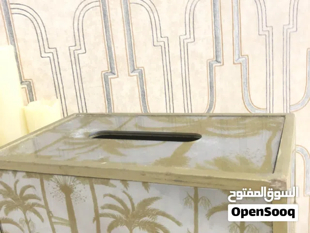 بوكس منديل لونه ذهبي