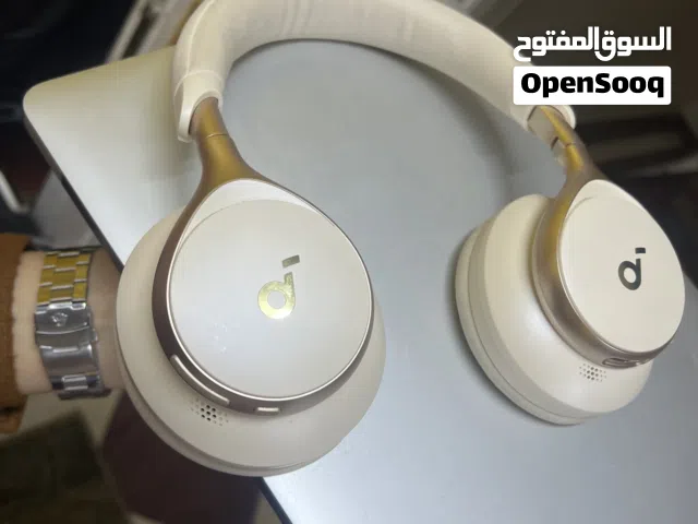 سماعة soundcore space one مع البوكس وكامل محتوايتها