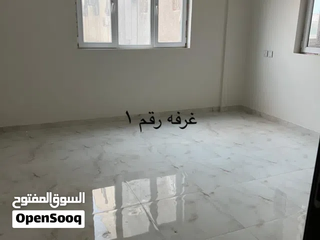 3شقق جديده راقيه للايجار في بئر فضل شارع الخمسن قريب بنك الشمول