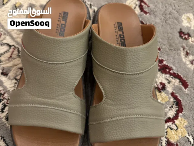 حذاء نعال جديد استخدام سبوع تقريباً او اقل