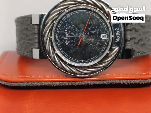 ساعة جيرالد جنتا جديدة