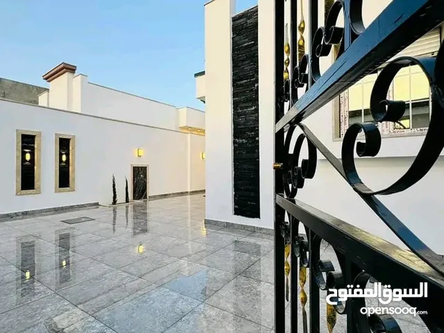 130 m2 3 Bedrooms Townhouse for Sale in Tripoli Ain Zara