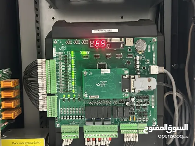 تركيب وصيانة. المصاعد