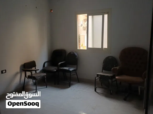 مكتب  للا يجار  شارع  فيصل الرئيسى  غرفتين  وريسيشن حمام ومطبخ تشطيب س لوكس