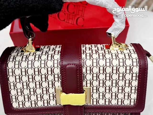للبيع جنطة CH كارولينا هريرا مع بوك جديده لم تستخدم فخمه جداً جلد طبيعي ( ماستر )