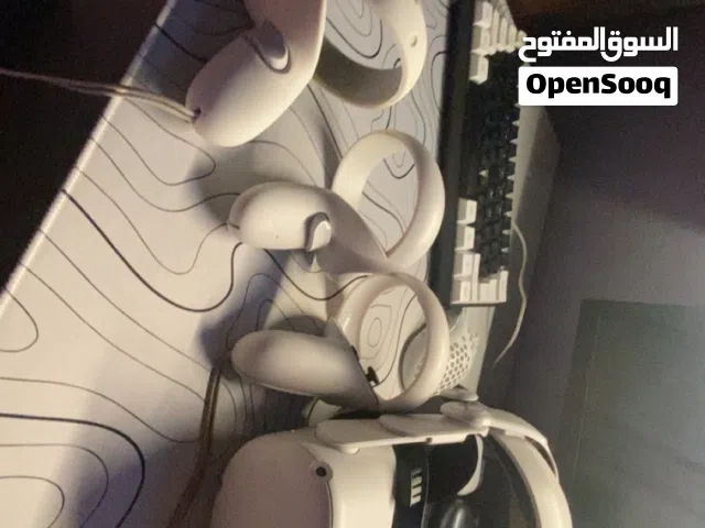 ميتا كويست 2 مع ثلاث أيادي و قطعه بتريح الرأس و قطعه للأنف سعر نار