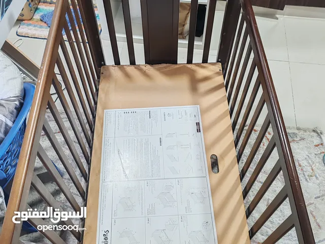 سرير أطفال براند جونيورز استعمال خفيف (kids bed brand juniors used for a short time